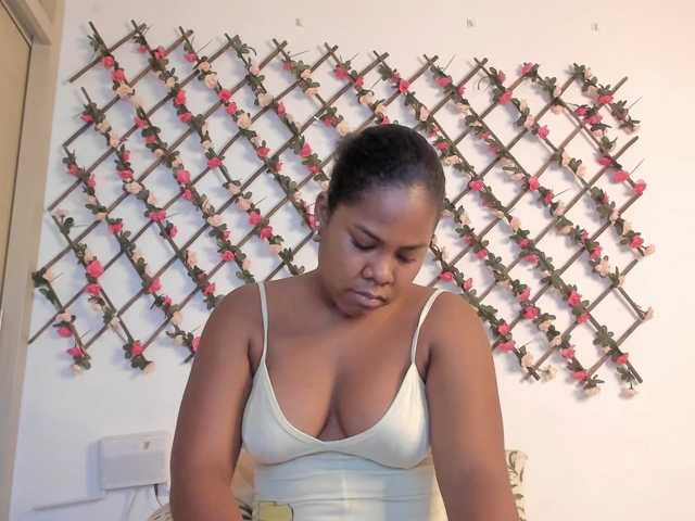 naughtyebonyy live cam on BongaCams