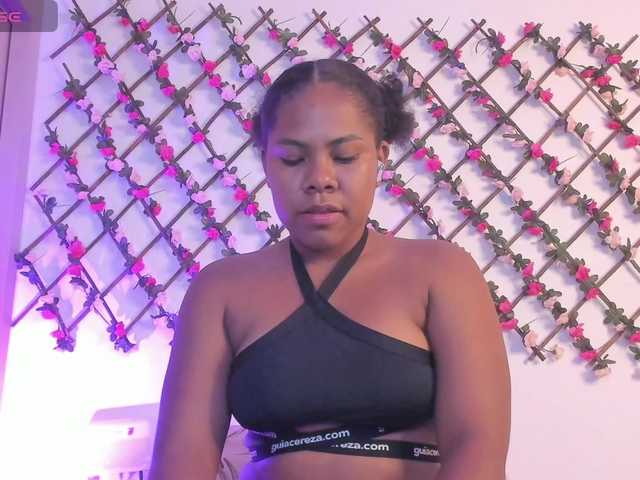 naughtyebonyy live cam on BongaCams