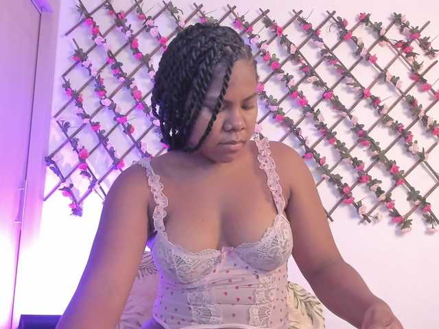 naughtyebonyy live cam on BongaCams