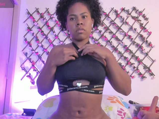 naughtyebonyy live cam on BongaCams