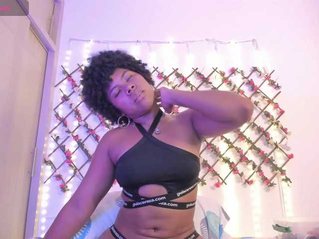 naughtyebonyy live cam on BongaCams