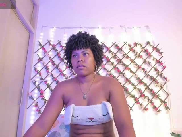 naughtyebonyy live cam on BongaCams