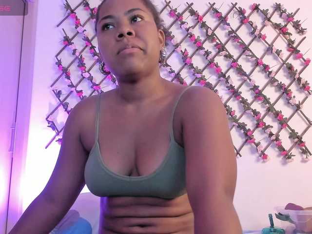naughtyebonyy live cam on BongaCams