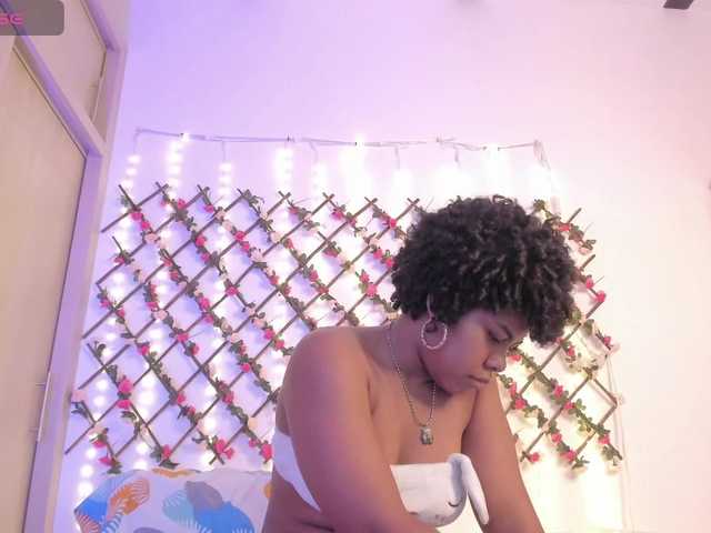 naughtyebonyy live cam on BongaCams