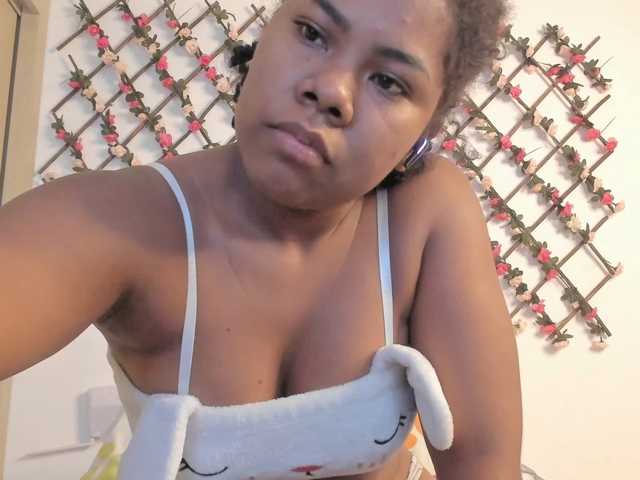 naughtyebonyy live cam on BongaCams