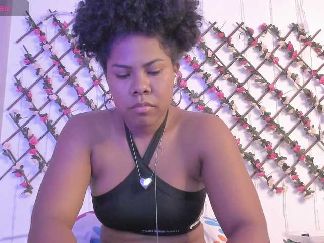 naughtyebonyy live cam on UnifiedCams