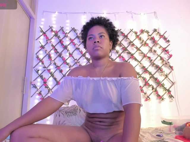 naughtyebonyy live cam on BongaCams