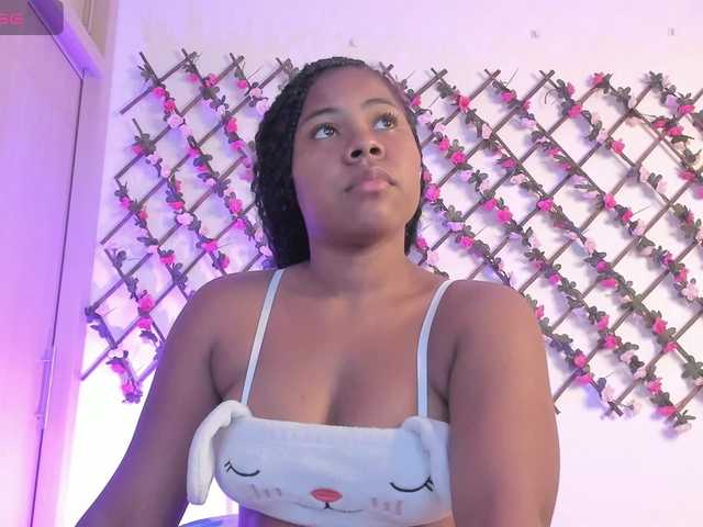 naughtyebonyy live cam on BongaCams