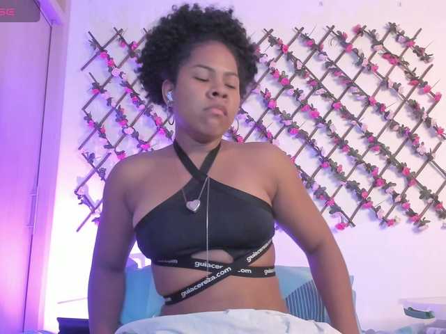 naughtyebonyy live cam on BongaCams