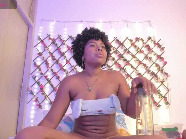 naughtyebonyy live cam on BongaCams