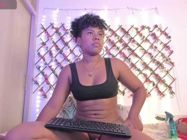 naughtyebonyy live cam on BongaCams