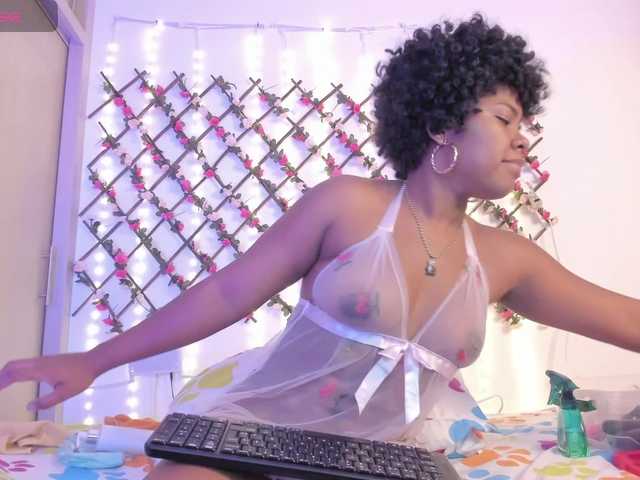naughtyebonyy live cam on BongaCams