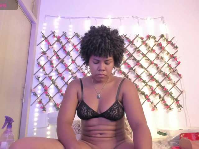 naughtyebonyy live cam on BongaCams