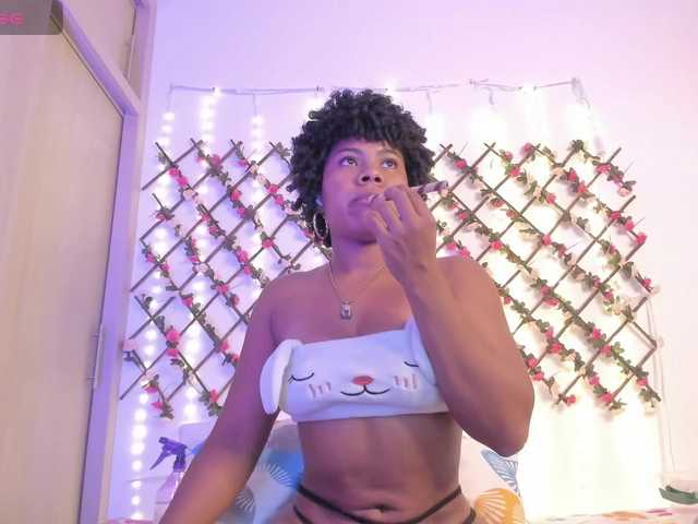 naughtyebonyy live cam on BongaCams