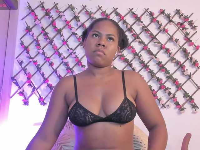 naughtyebonyy live cam on BongaCams