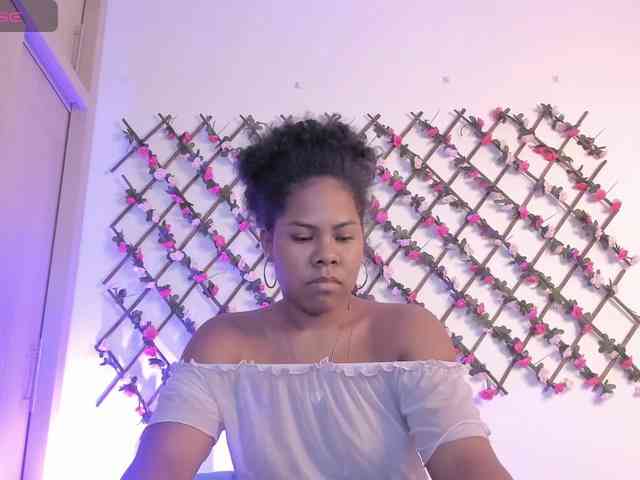 naughtyebonyy webcam