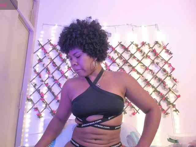 naughtyebonyy webcam