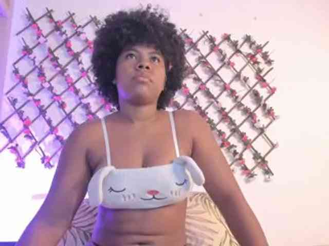 naughtyebonyy webcam