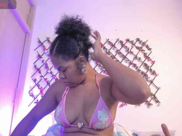 naughtyebonyy webcam