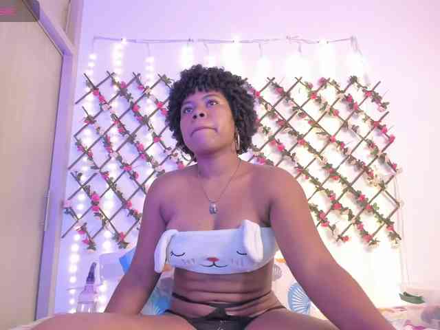 naughtyebonyy webcam