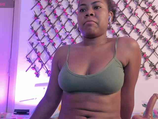 naughtyebonyy webcam