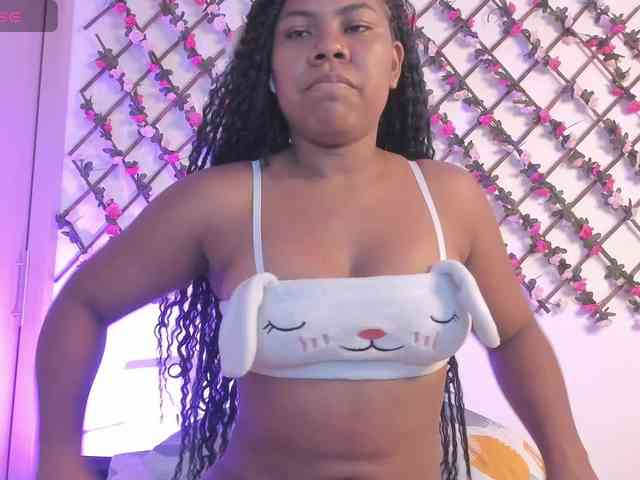 naughtyebonyy webcam