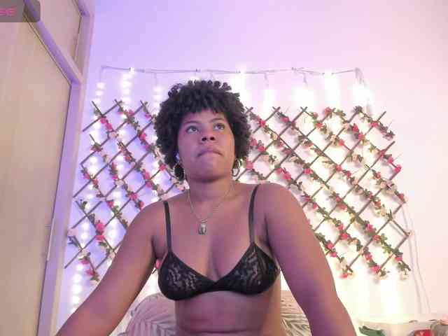 naughtyebonyy webcam