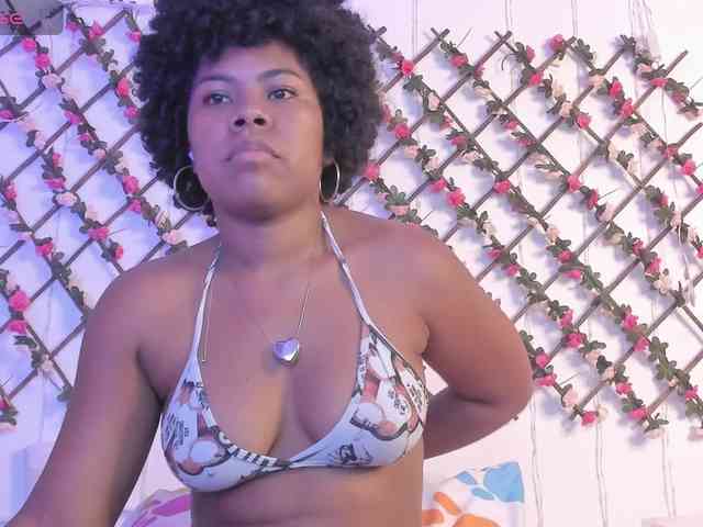naughtyebonyy webcam