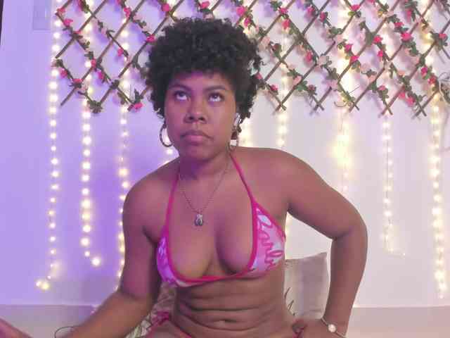 naughtyebonyy webcam