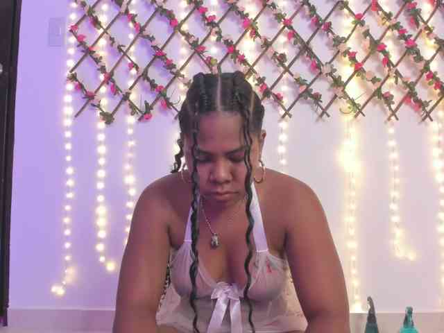 naughtyebonyy webcam