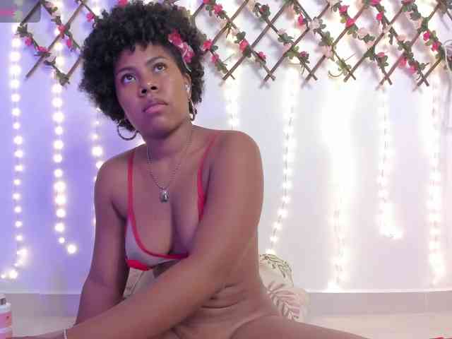 naughtyebonyy webcam