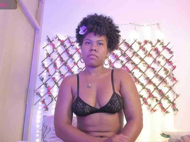 naughtyebonyy webcam