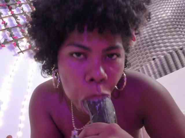 naughtyebonyy webcam