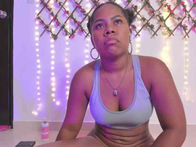 naughtyebonyy webcam