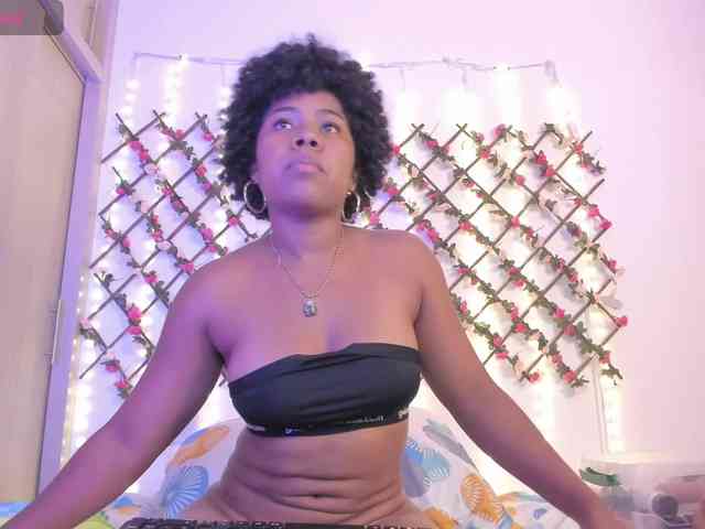 naughtyebonyy webcam
