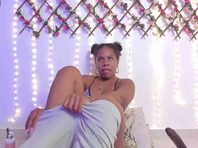 naughtyebonyy webcam