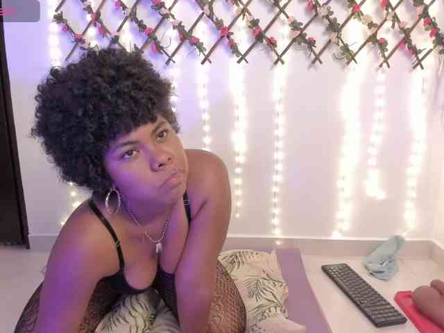 naughtyebonyy webcam