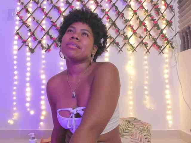 naughtyebonyy webcam