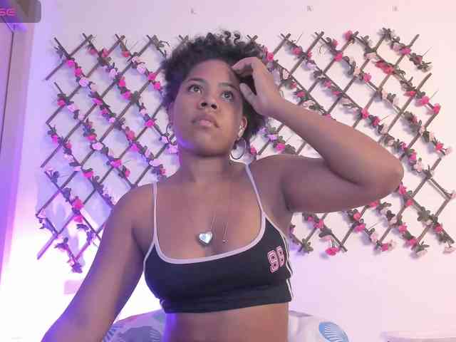naughtyebonyy webcam