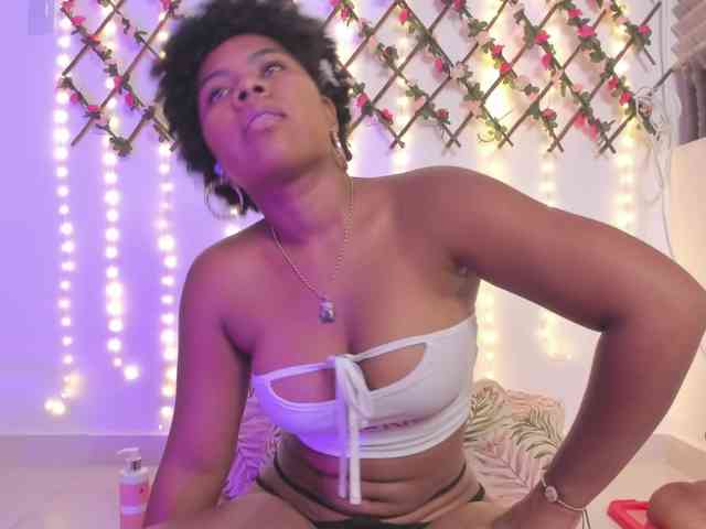 naughtyebonyy webcam