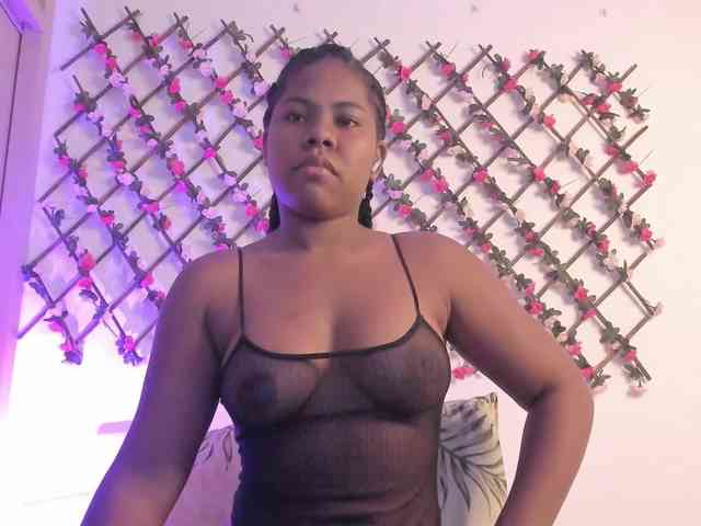 naughtyebonyy webcam