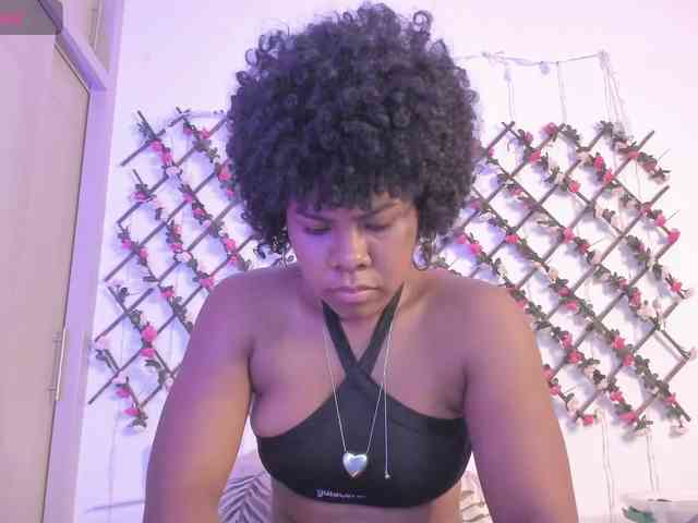 naughtyebonyy webcam