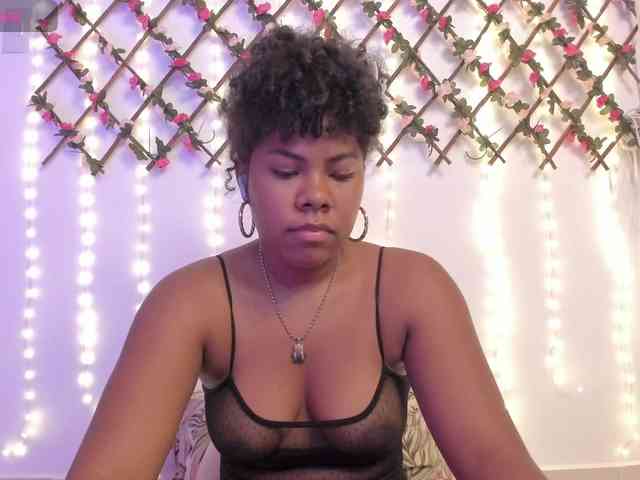 naughtyebonyy webcam