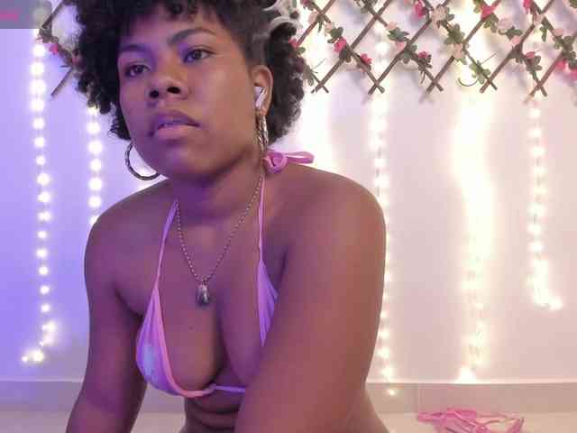 naughtyebonyy webcam