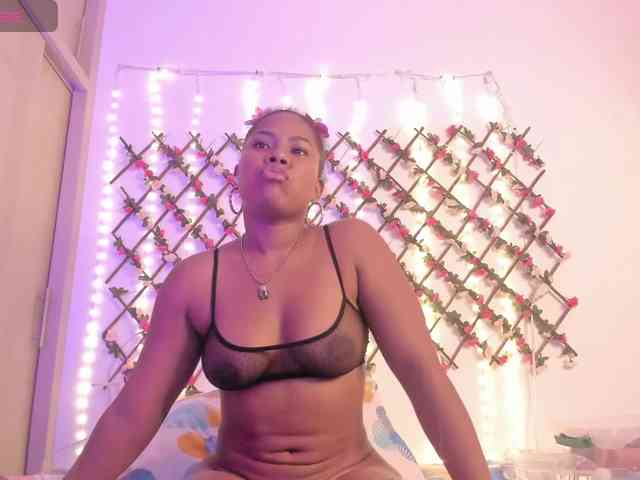 naughtyebonyy webcam