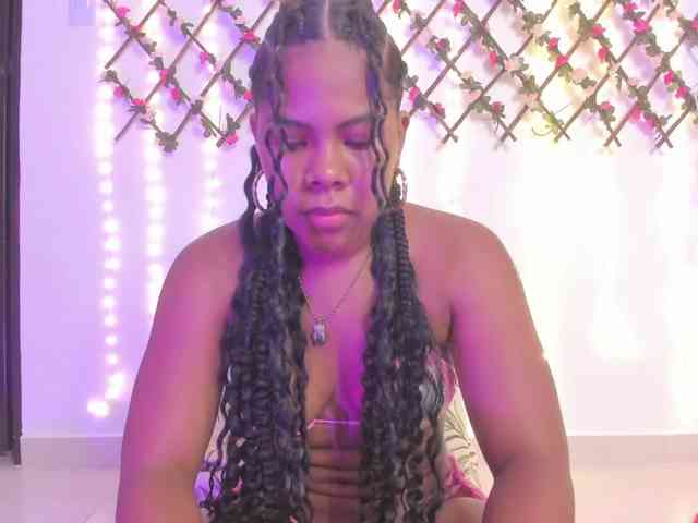 naughtyebonyy webcam