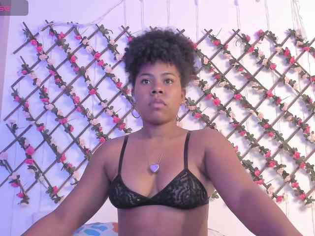 naughtyebonyy webcam