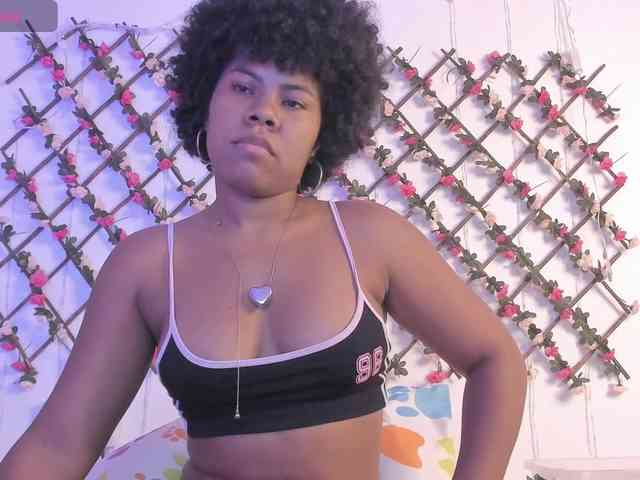 Model: naughtyebonyy
