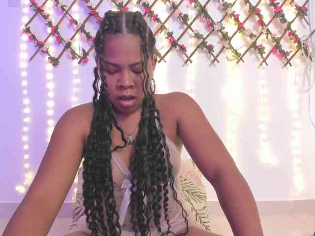 naughtyebonyy webcam