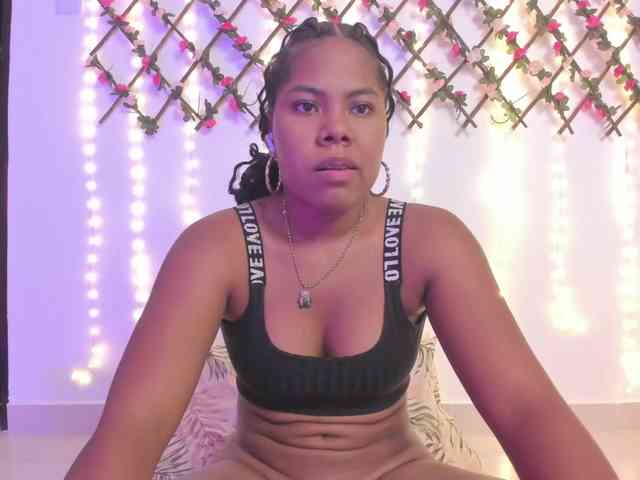 naughtyebonyy webcam